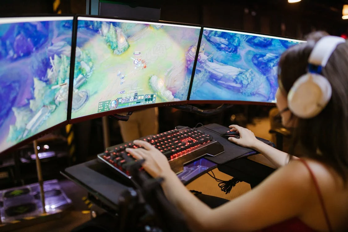 Woman playing League of Legends